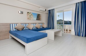 Free cribs/infant beds, WiFi - Apartamentos Globales Verdemar (Calvia)