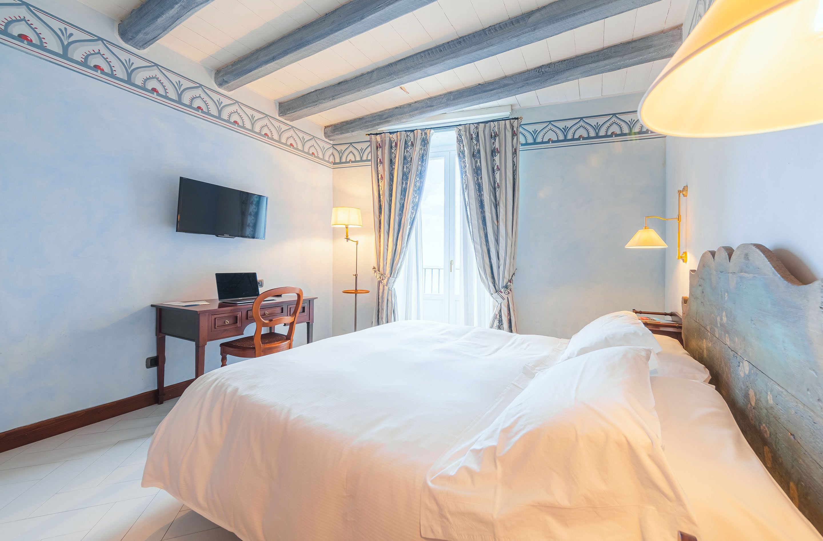 Junior Suite, Balcony, Sea View | Premium bedding, free minibar, in-room safe, desk