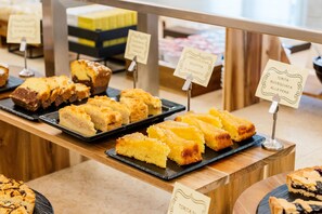 每日供应欧陆式早餐（每人 EUR 12.00）