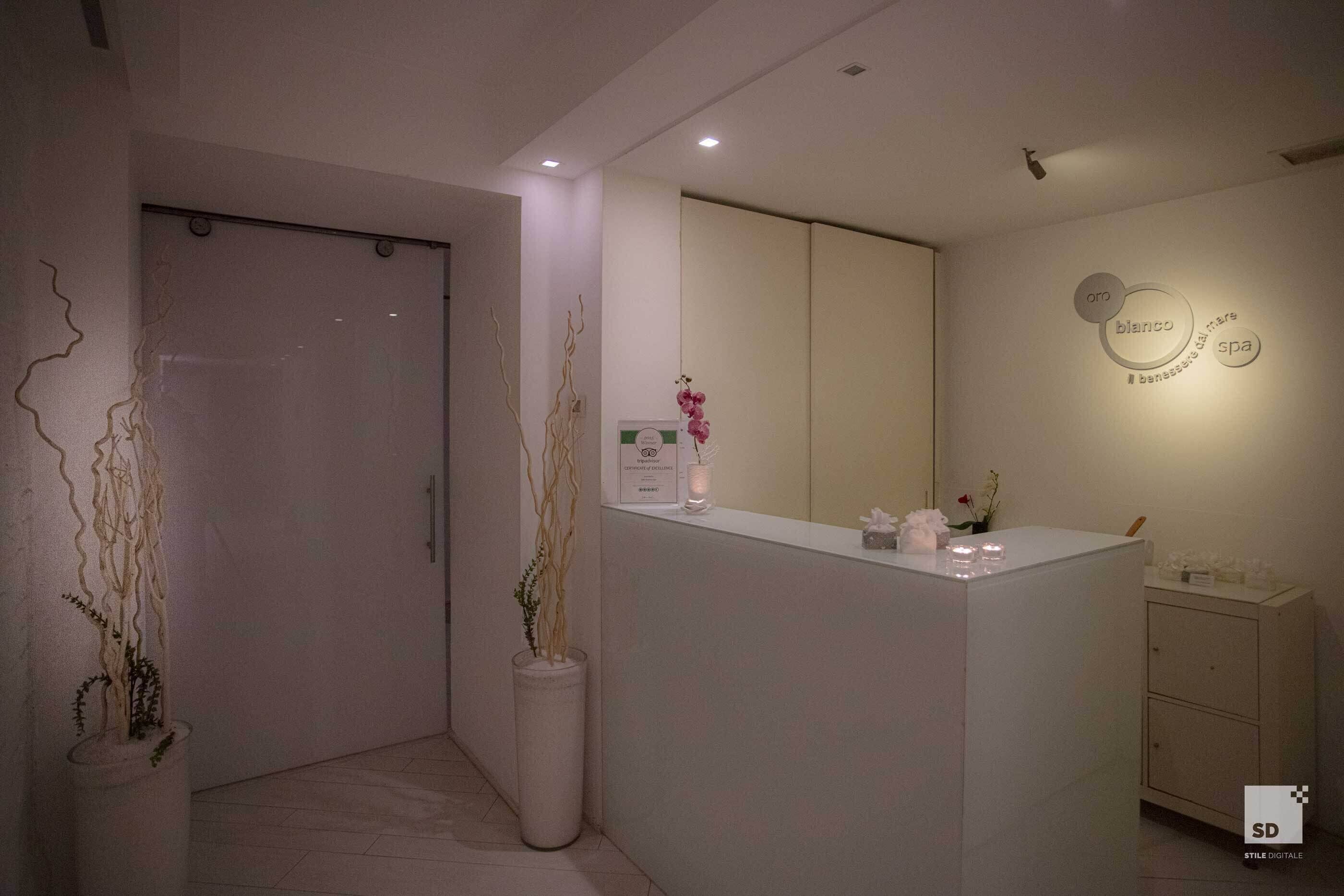 sauna, hot tub, steam room, body treatments, body scrubs, facials