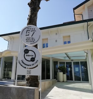 Façana frontal de l'allotjament