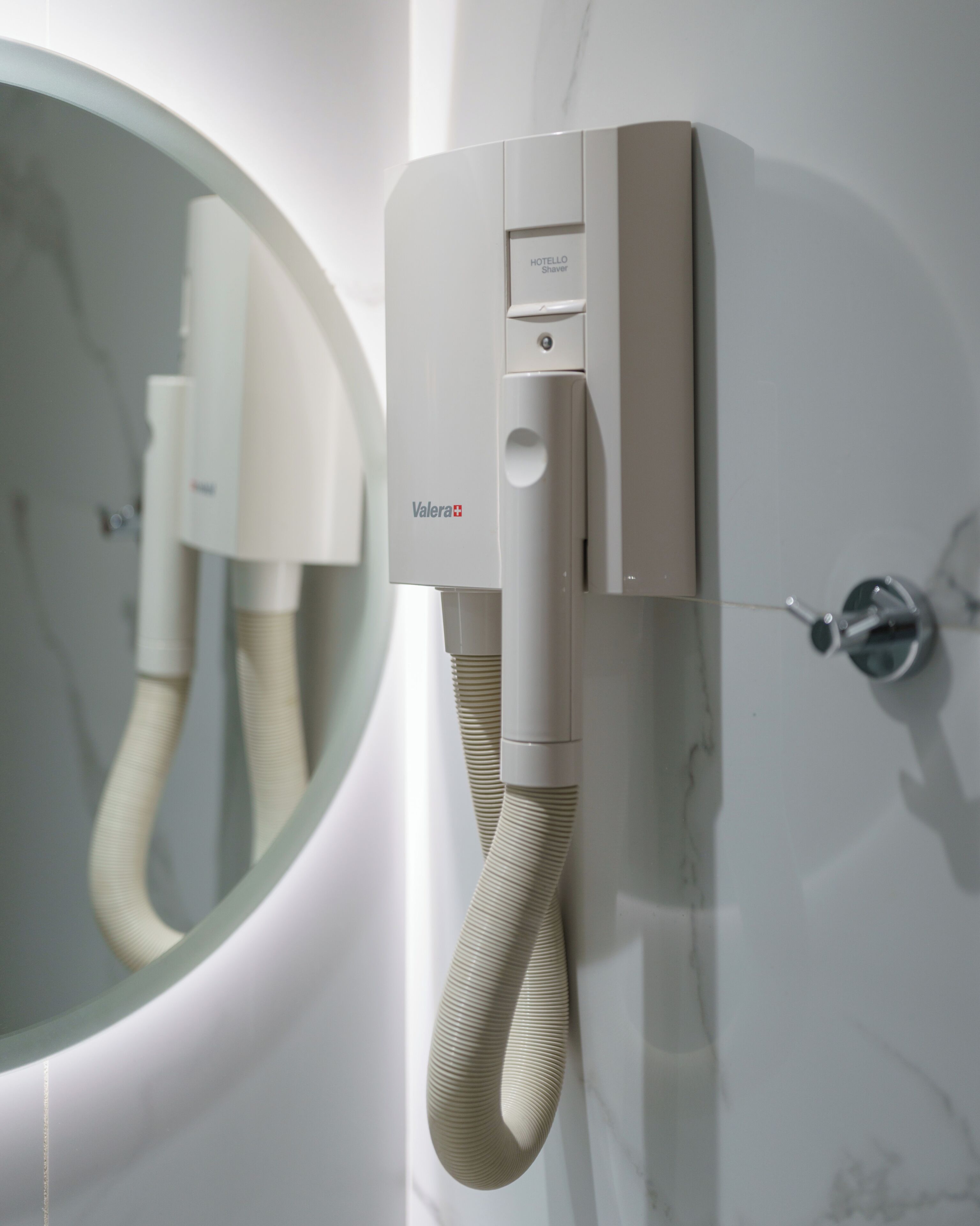 single room | bathroom | shower, eco-friendly toiletries, hair dryer, towels