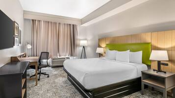 Studiosuite, 1 King-Bett, Nichtraucher, Whirlpool | 10 Schlafzimmer, Schreibtisch, Verdunkelungsvorhänge