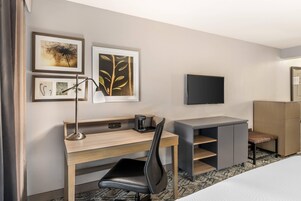 10 habitaciones, escritorio y cortinas blackout 
