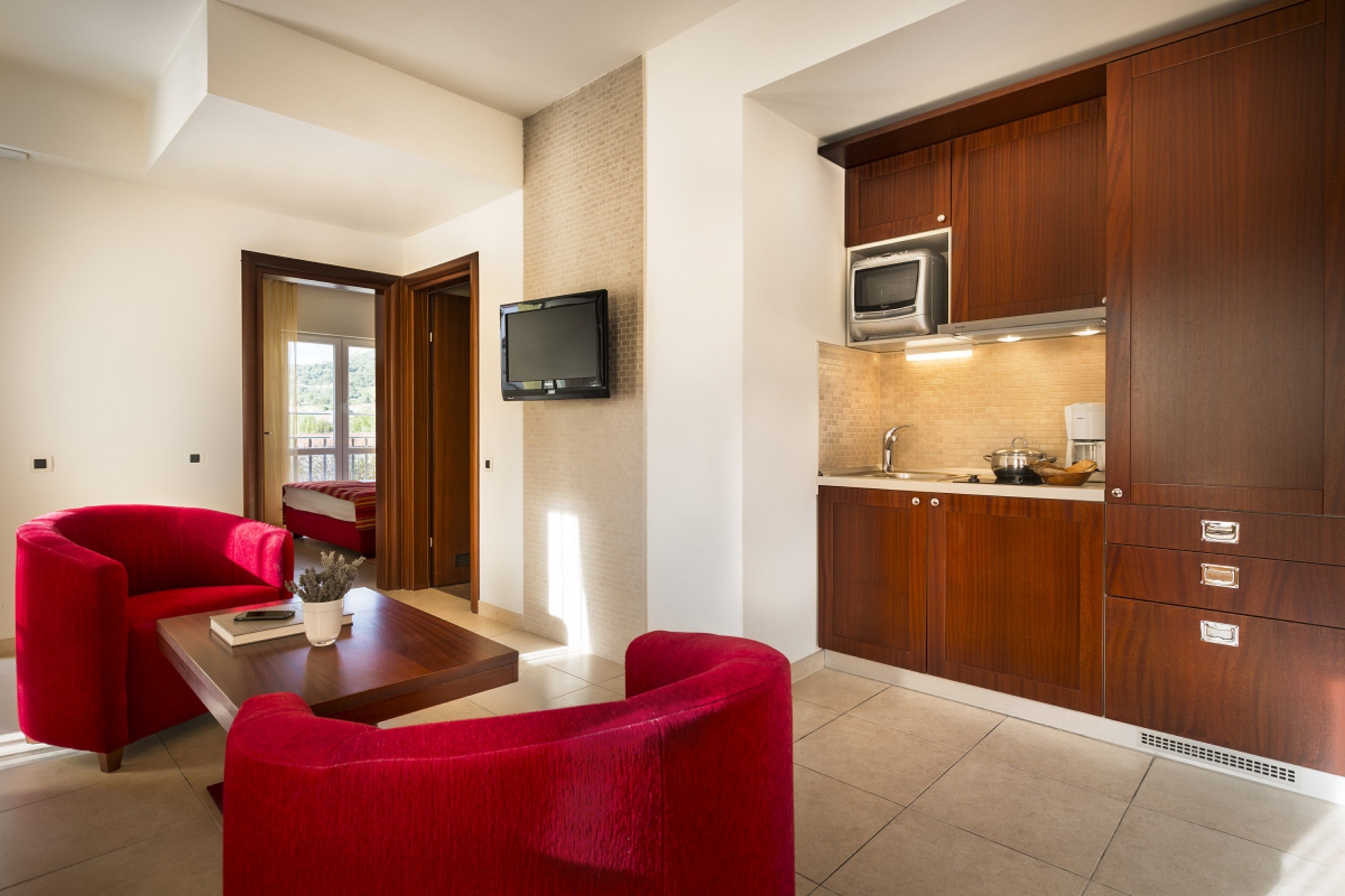 suite for 2+2 | private kitchen | electric kettle