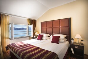 Suite for 2+2 with Jacuzzi Seaview | Minibar, in-room safe, desk, blackout drapes - Valamar Atrium Residence (Baska)