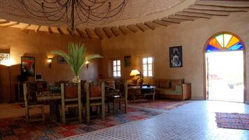 Frokost, lunsj og middag serveres, marokkanske retter