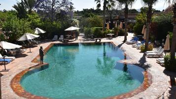 2 piscinas al aire libre