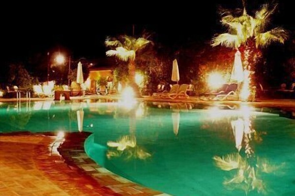 2 outdoor pools