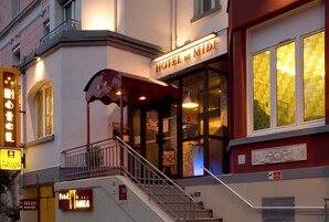 Fachada del alojamiento - Noche