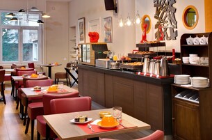 Se ofrece un desayuno continental (12.80 EUR por persona)