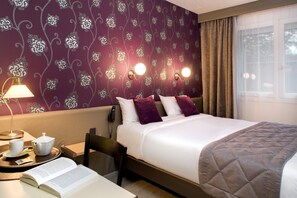 Premium bedding, in-room safe, desk, blackout curtains