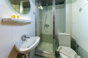 Shower, free toiletries, hair dryer, towels - Stalis Hotel (Athens)