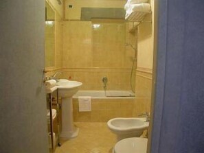 Bathroom - FirenzeSuite (Florence)