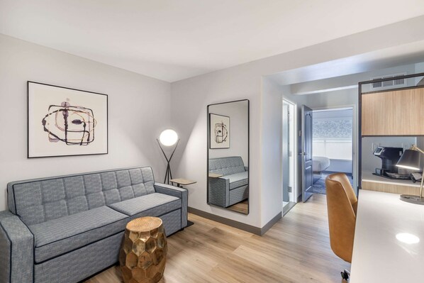 Suite, 1 habitación, para no fumadores | 1 habitación, caja de seguridad en la habitación y cortinas blackout 