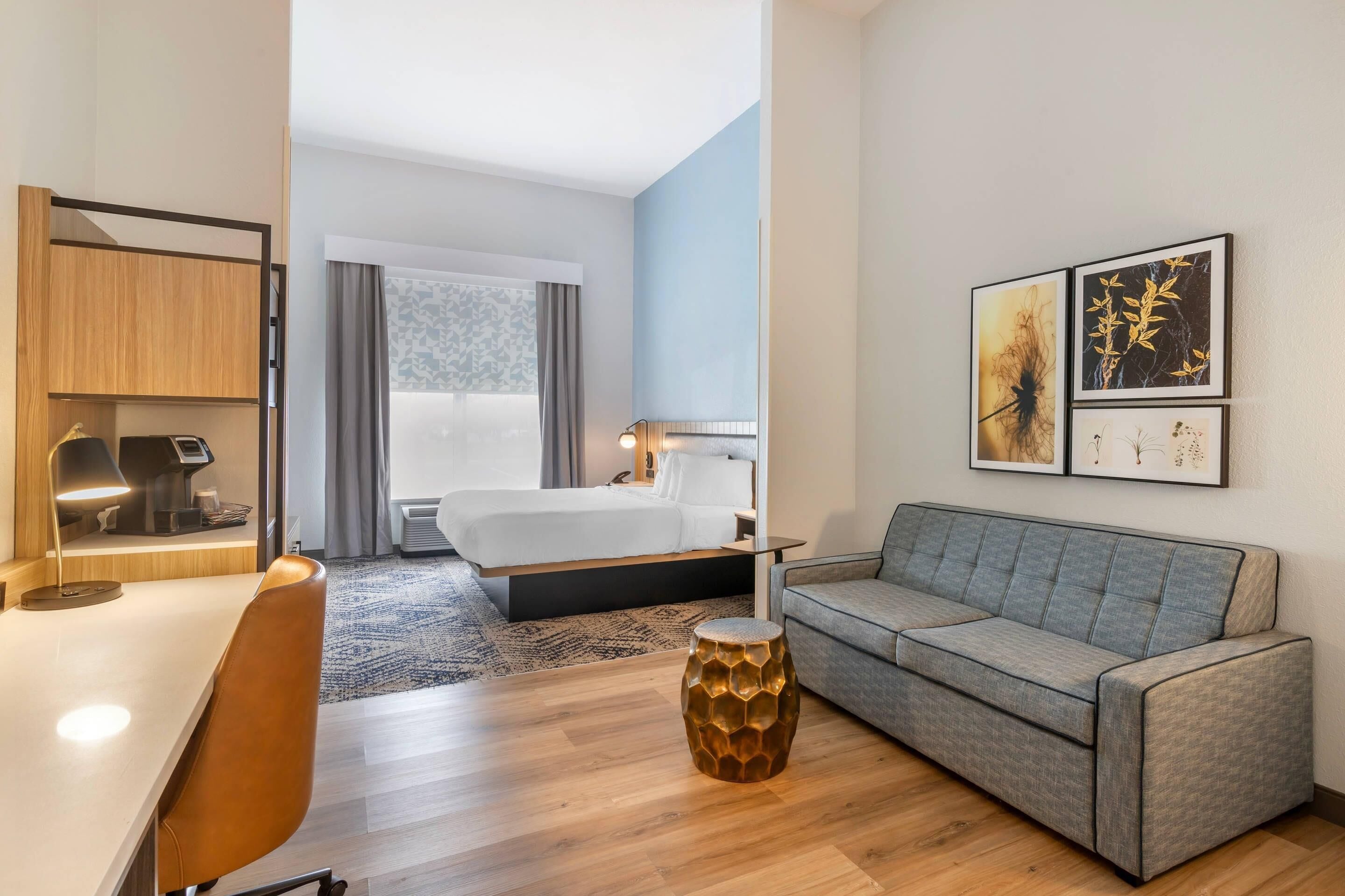 Studiosuite, 1 kingsize-seng, ikke-røyk | Safe på rommet, blendingsgardiner og strykejern/-brett