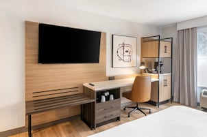 Room, 1 King Bed, Accessible, Non Smoking | In-room safe, blackout drapes, iron/ironing board