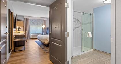 Country Inn & Suites by Radisson, Savannah Airport, GA