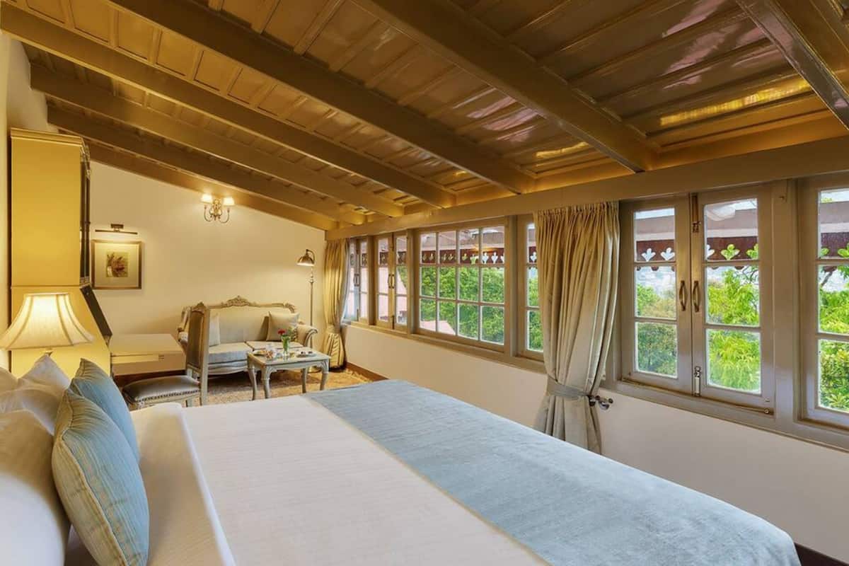 naini royal rooms | in-room safe, free wifi, bed sheets