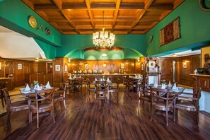 Restaurant - The Naini Retreat, Nainital (Nainital)