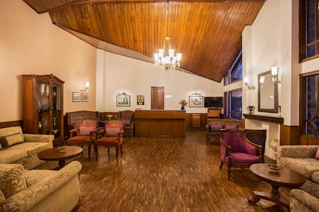 Recepción. The Naini Retreat, Nainital