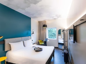 Standard Double Room, Non Smoking | In-room safe, desk, blackout curtains, soundproofing