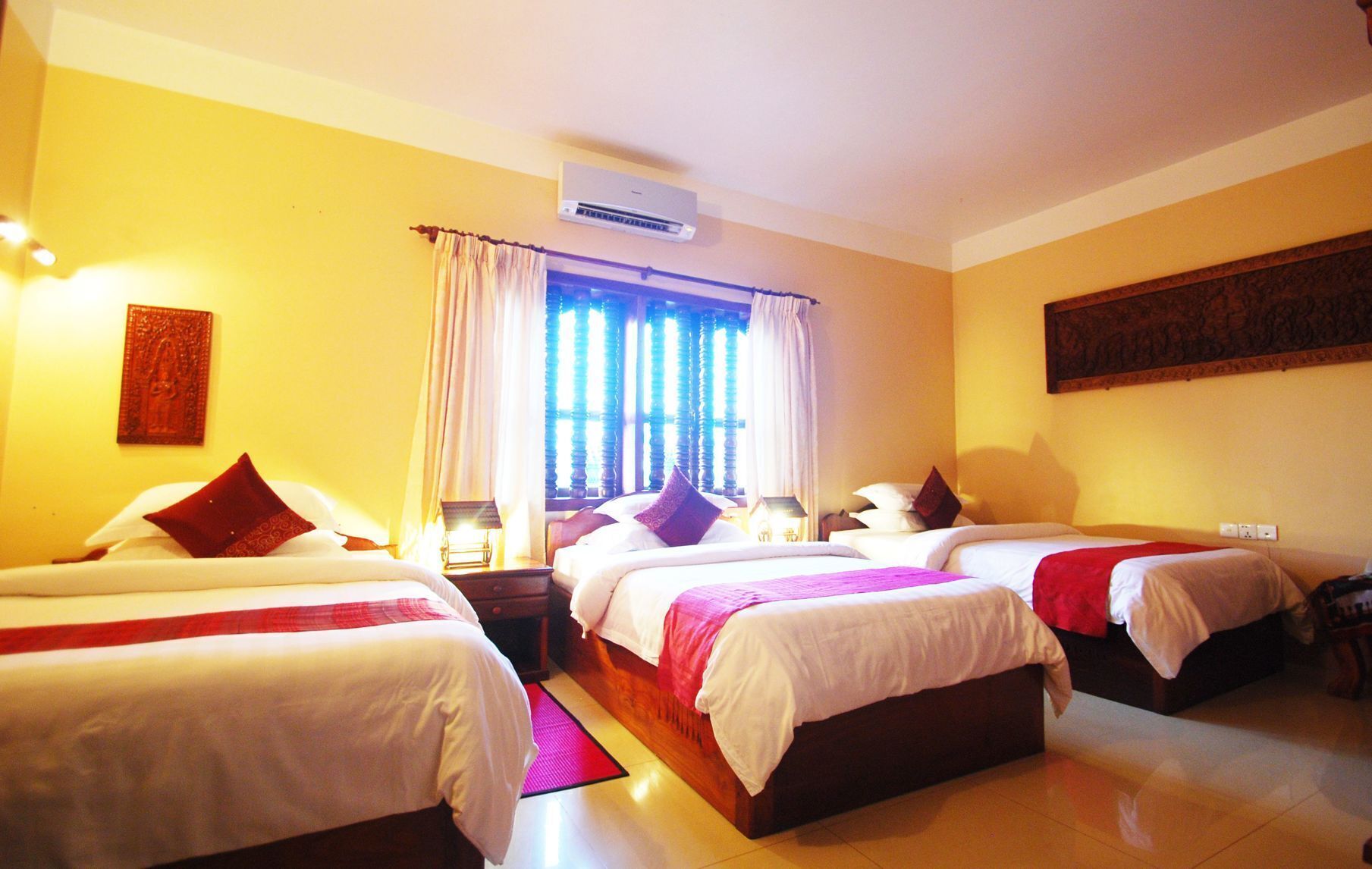 Premium bedding, pillowtop beds, minibar, in-room safe
