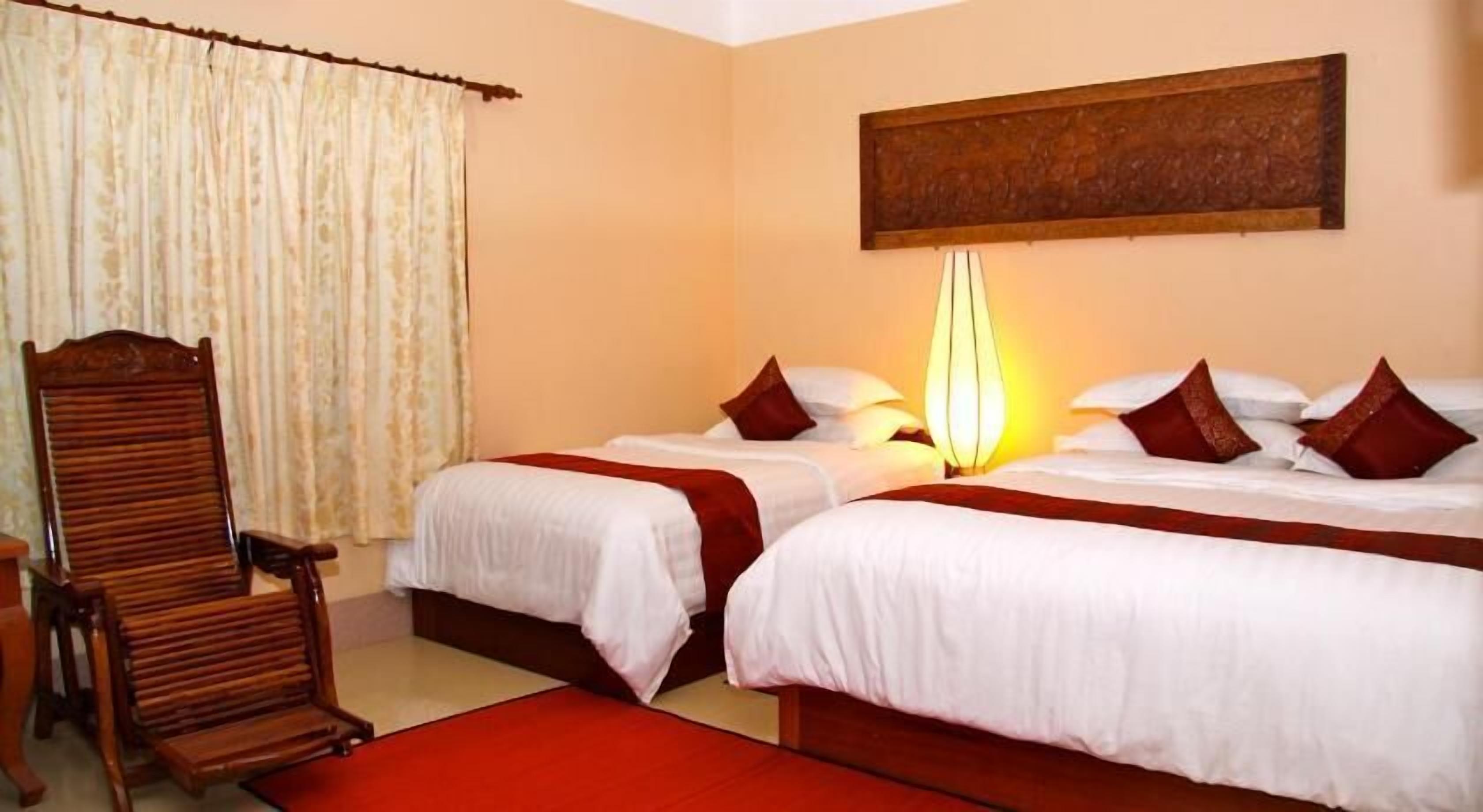 Premium bedding, pillowtop beds, minibar, in-room safe