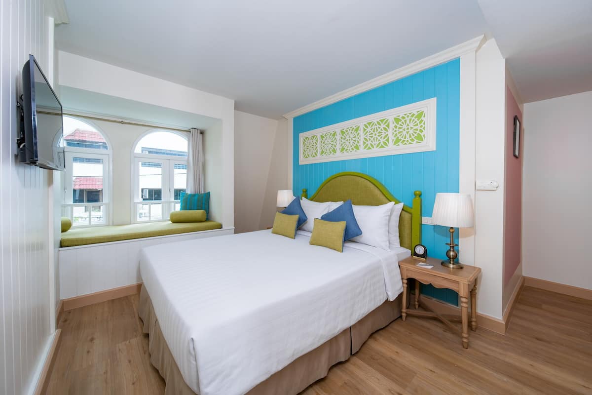 In-room safe, blackout curtains, soundproofing, free WiFi