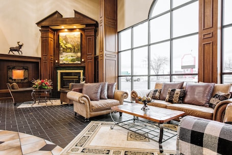 Lobby sitting area. Lodge Of The Ozarks
