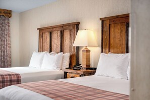 Classic Room, 2 Queen Beds with Jetted Tub | Desk, blackout drapes, iron/ironing board, free WiFi - Lodge Of The Ozarks (Branson)