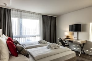 Deluxe Double Room | Premium bedding, pillowtop beds, free minibar, in-room safe