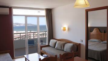 1 bedroom, blackout drapes, cribs/infant beds, free WiFi