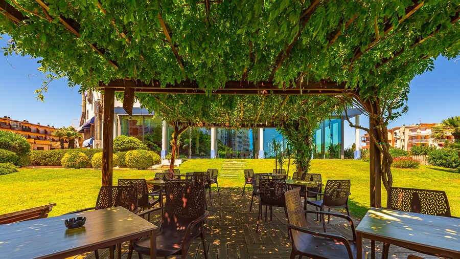 Xon's Platja ApartHotel