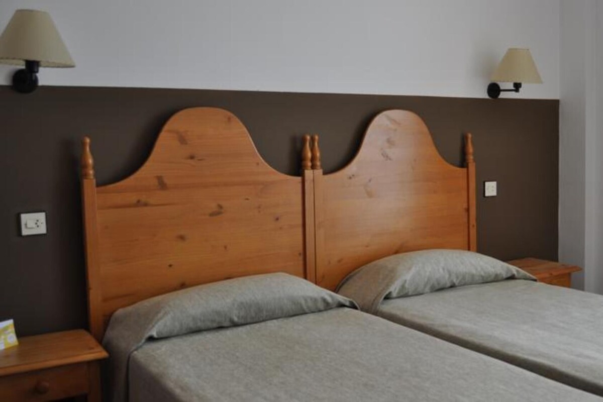 1 slaapkamer, verduisterende gordijnen, babybedden (toeslag)