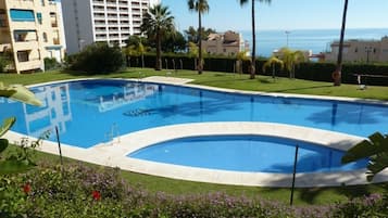 季節性室外游泳池