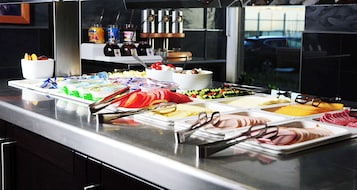 Free daily buffet breakfast