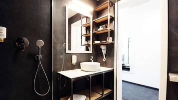 Superior-Zimmer, 1 Einzelbett | Badezimmer | Dusche, kostenlose Toilettenartikel, Haartrockner, Handtücher