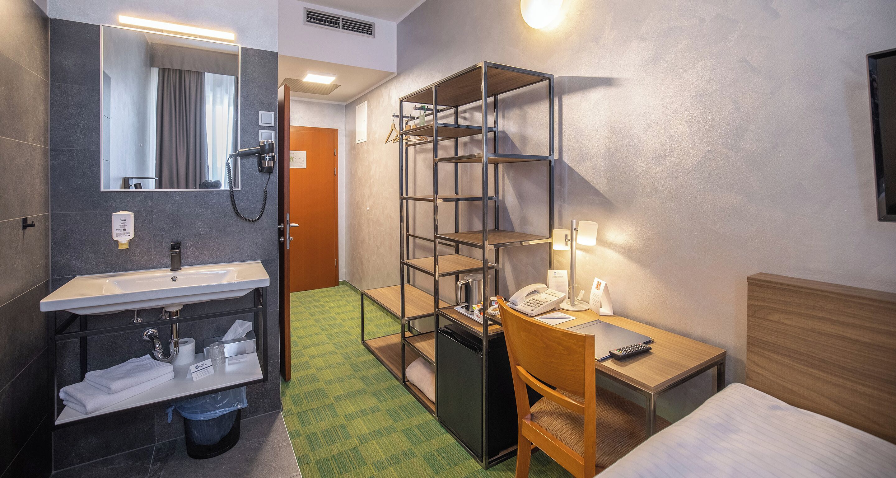 classic room, 1 single bed | premium bedding, down duvets, pillow-top beds, minibar