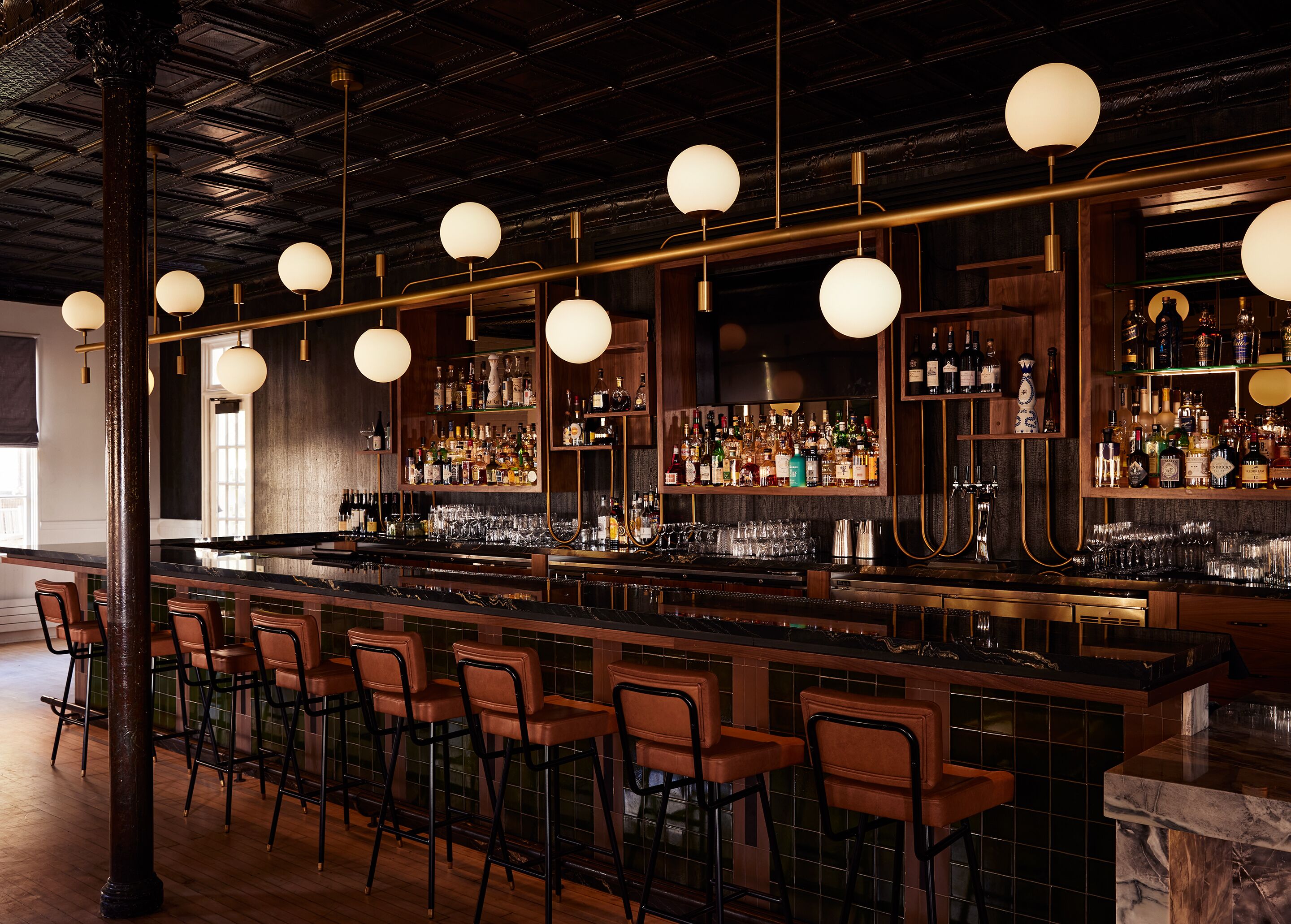 2 restaurants, breakfast, lunch, dinner served; Californian cuisine