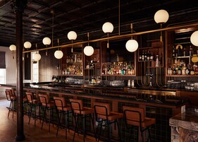 2 restaurants, breakfast, lunch, dinner served; Californian cuisine 