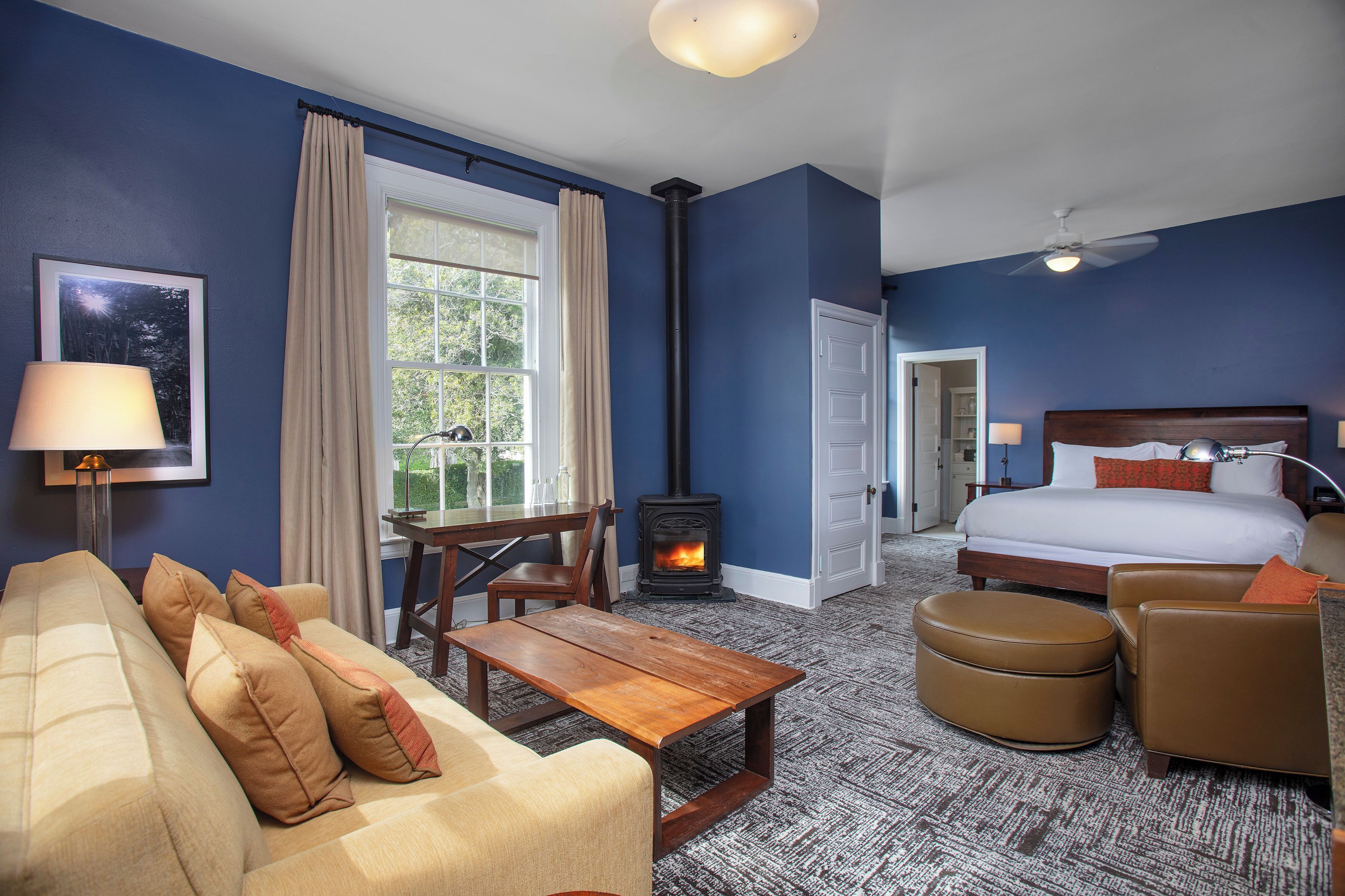 1 bedroom, premium bedding, free minibar, in-room safe