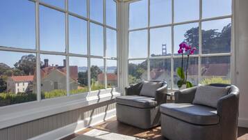 The Frank House (Historic) | Premium bedding, free minibar, in-room safe, individually furnished