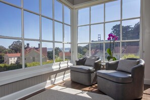 Room | Premium bedding, free minibar, in-room safe, individually furnished - Cavallo Point (Sausalito)