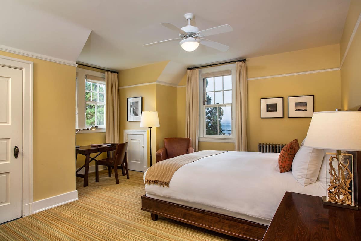 Premium bedding, free minibar, in-room safe, individually furnished