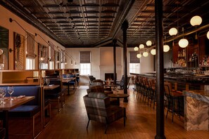 2 restaurants; breakfast, lunch, dinner, and brunch served - Cavallo Point (Sausalito)