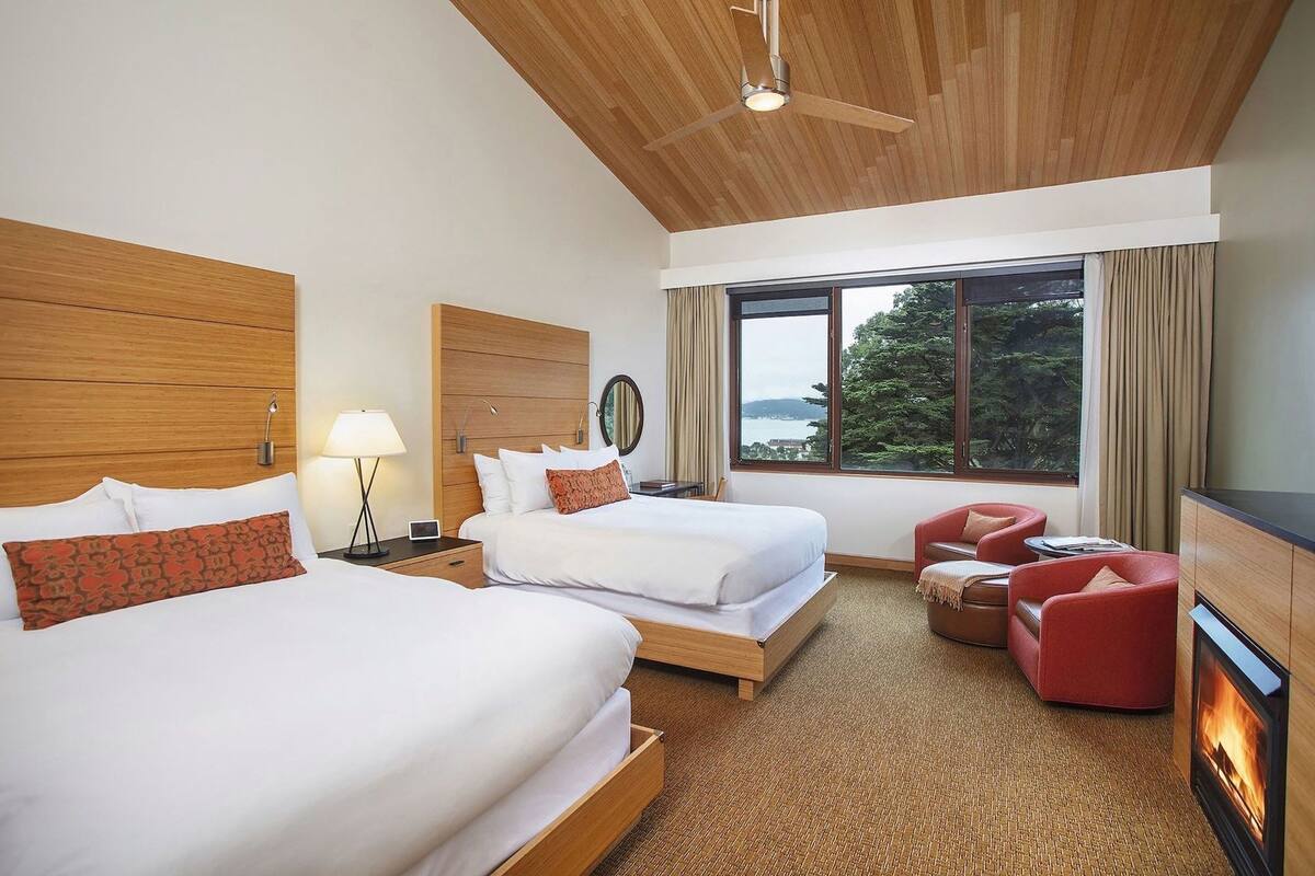Premium bedding, minibar (free items), in-room safe, desk