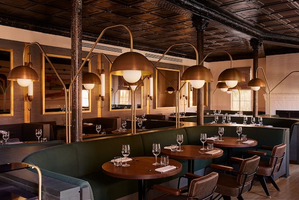 2 restaurants, spécialités Cuisine californienne