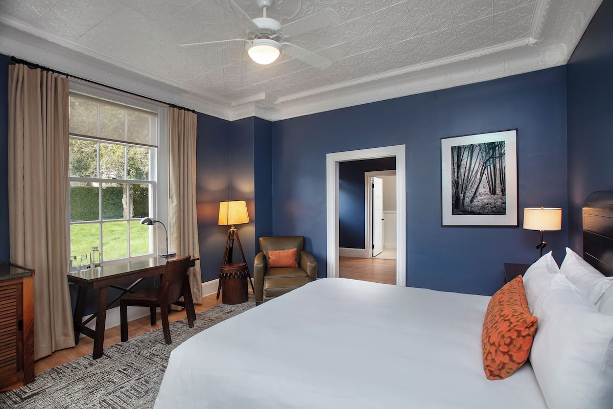 Standard Room,1 King Bed (Historic ADA) | 1 bedroom, premium bedding, free minibar, in-room safe