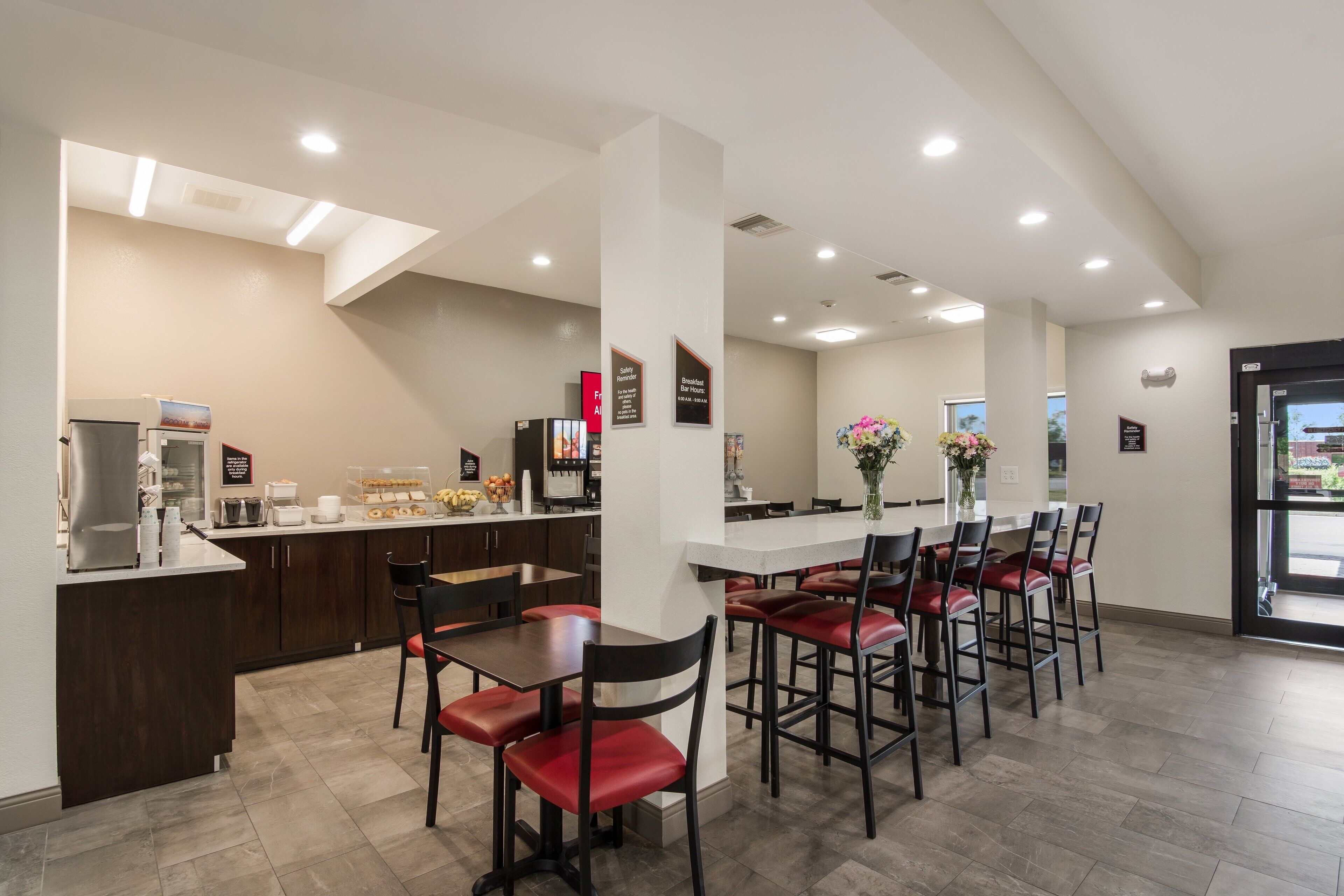 free daily continental breakfast